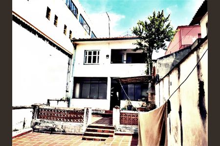 Casa à venda com 209m², 3 quartos e 6 vagas