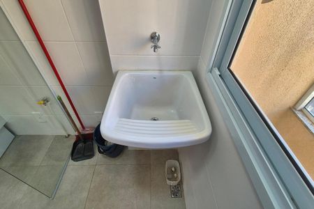 Apartamento para alugar com 64m², 3 quartos e 1 vagaÁrea de Serviço