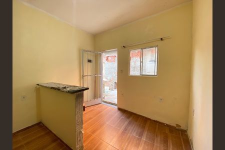 Sala/Cozinha de casa para alugar com 1 quarto, 40m² em Inhaúma, Rio de Janeiro