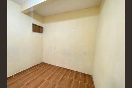 Quarto de casa para alugar com 1 quarto, 40m² em Inhaúma, Rio de Janeiro