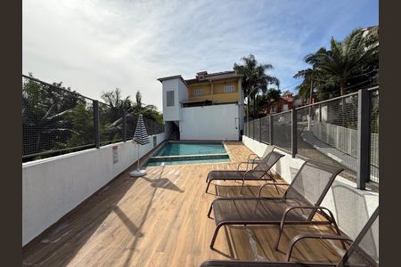 Casa de condomínio à venda com 100m², 2 quartos e 1 vaga Casa de condomínio à venda com 100m², 2 quartos e 1 vagaPiscina