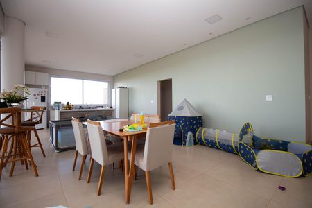 Casa de condomínio para alugar com 330m², 3 quartos e 4 vagas Casa de condomínio para alugar com 330m², 3 quartos e 4 vagasSala