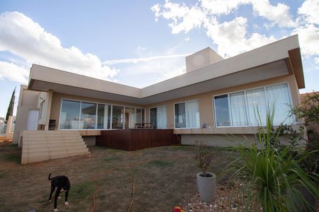 Casa de condomínio para alugar com 330m², 3 quartos e 4 vagas Casa de condomínio para alugar com 330m², 3 quartos e 4 vagasQuintal