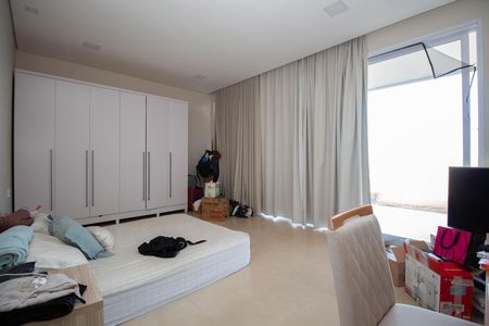 Casa de condomínio para alugar com 330m², 3 quartos e 4 vagas Casa de condomínio para alugar com 330m², 3 quartos e 4 vagasSuíte 3