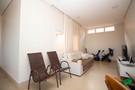 Casa de condomínio para alugar com 330m², 3 quartos e 4 vagas Casa de condomínio para alugar com 330m², 3 quartos e 4 vagasSala