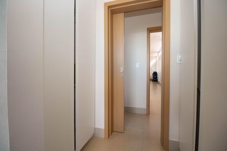 Casa de condomínio para alugar com 330m², 3 quartos e 4 vagas Casa de condomínio para alugar com 330m², 3 quartos e 4 vagasCloset da Suíte 3