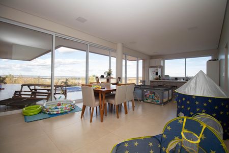 Casa de condomínio para alugar com 330m², 3 quartos e 4 vagas Casa de condomínio para alugar com 330m², 3 quartos e 4 vagasSala