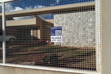 Casa de condomínio para alugar com 330m², 3 quartos e 4 vagas Casa de condomínio para alugar com 330m², 3 quartos e 4 vagasPlaca