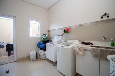 Casa de condomínio para alugar com 330m², 3 quartos e 4 vagas Casa de condomínio para alugar com 330m², 3 quartos e 4 vagasÁrea de Serviço