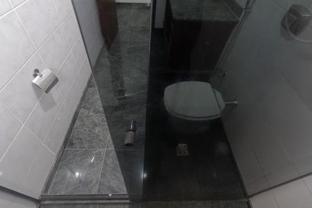 Apartamento para alugar com 230m², 4 quartos e 2 vagasBanheiro do Quarto 4