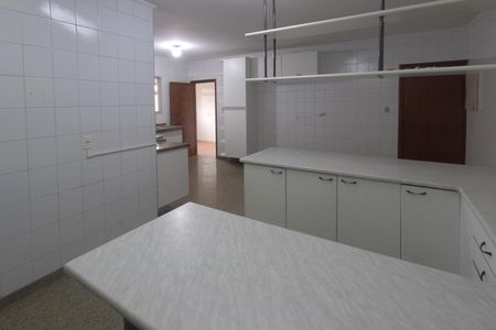 Apartamento para alugar com 230m², 4 quartos e 2 vagasCozinha 