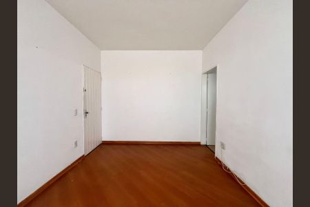 Apartamento à venda com 69m², 2 quartos e 1 vaga Apartamento à venda com 69m², 2 quartos e 1 vagaSala