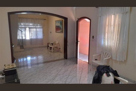 Casa à venda com 6 quartos, 200m² em Vila Medeiros, São Paulo