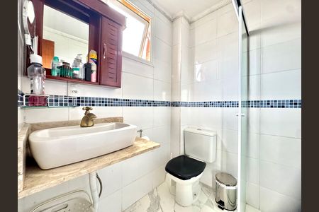 Apartamento à venda com 154m², 3 quartos e 2 vagas Apartamento à venda com 154m², 3 quartos e 2 vagasBanheiro da Suíte 2