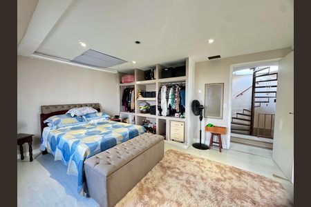 Apartamento à venda com 154m², 3 quartos e 2 vagas Apartamento à venda com 154m², 3 quartos e 2 vagasSuíte Master