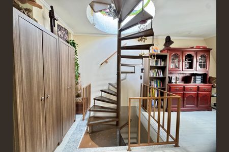 Apartamento à venda com 154m², 3 quartos e 2 vagas Apartamento à venda com 154m², 3 quartos e 2 vagasEscritório