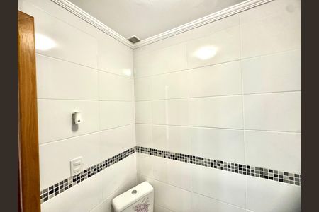 Apartamento à venda com 154m², 3 quartos e 2 vagas Apartamento à venda com 154m², 3 quartos e 2 vagasLavabo