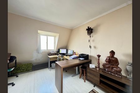 Apartamento à venda com 154m², 3 quartos e 2 vagas Apartamento à venda com 154m², 3 quartos e 2 vagasEscritório