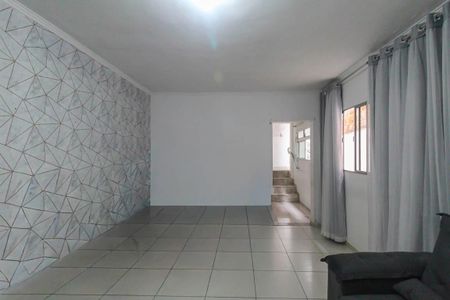 Casa para alugar com 100m², 2 quartos e sem vaga Casa para alugar com 100m², 2 quartos e sem vagaSala