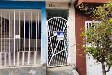 Casa para alugar com 100m², 2 quartos e sem vaga Casa para alugar com 100m², 2 quartos e sem vagaFachada + Placa