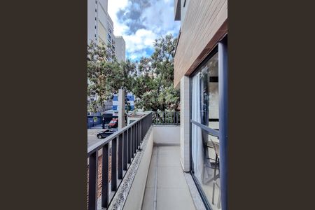Studio para alugar com 32m², 1 quarto e sem vaga Studio para alugar com 32m², 1 quarto e sem vagaVaranda