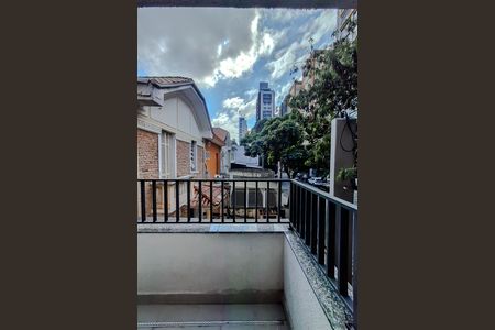 Studio para alugar com 32m², 1 quarto e sem vaga Studio para alugar com 32m², 1 quarto e sem vagaVaranda