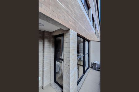 Studio para alugar com 32m², 1 quarto e sem vaga Studio para alugar com 32m², 1 quarto e sem vagaVaranda