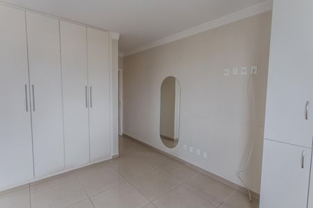 Apartamento à venda com 130m², 4 quartos e 2 vagas Apartamento à venda com 130m², 4 quartos e 2 vagasSuíte