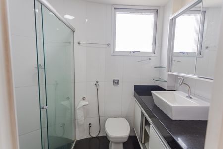 Apartamento à venda com 130m², 4 quartos e 2 vagas Apartamento à venda com 130m², 4 quartos e 2 vagasBanheiro da Suíte