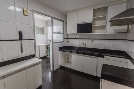 Apartamento à venda com 130m², 4 quartos e 2 vagas Apartamento à venda com 130m², 4 quartos e 2 vagasCozinha