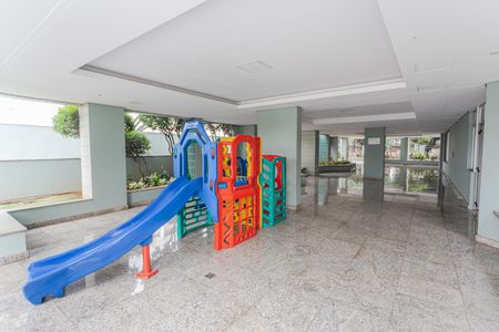 Apartamento à venda com 130m², 4 quartos e 2 vagas Apartamento à venda com 130m², 4 quartos e 2 vagasÁrea comum - Playground