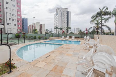 Apartamento à venda com 130m², 4 quartos e 2 vagas Apartamento à venda com 130m², 4 quartos e 2 vagasÁrea comum - Piscina