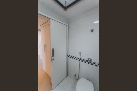 Apartamento à venda com 130m², 4 quartos e 2 vagas Apartamento à venda com 130m², 4 quartos e 2 vagasBanheiro Social