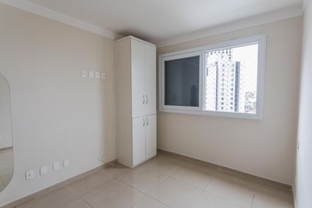 Apartamento à venda com 130m², 4 quartos e 2 vagas Apartamento à venda com 130m², 4 quartos e 2 vagasSuíte