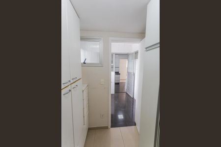 Apartamento à venda com 130m², 4 quartos e 2 vagas Apartamento à venda com 130m², 4 quartos e 2 vagasQuarto de Serviço/Despensa