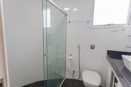 Apartamento à venda com 130m², 4 quartos e 2 vagas Apartamento à venda com 130m², 4 quartos e 2 vagasBanheiro da Suíte