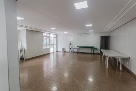 Apartamento à venda com 130m², 4 quartos e 2 vagas Apartamento à venda com 130m², 4 quartos e 2 vagasÁrea comum - Salão de festas