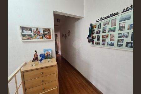 Casa à venda com 236m², 3 quartos e 4 vagas