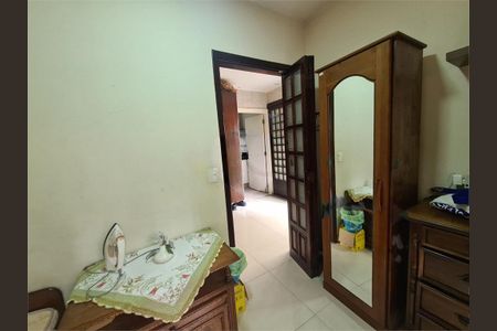 Casa à venda com 236m², 3 quartos e 4 vagas