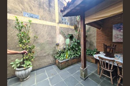 Casa à venda com 236m², 3 quartos e 4 vagas