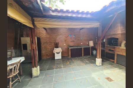 Casa à venda com 236m², 3 quartos e 4 vagas