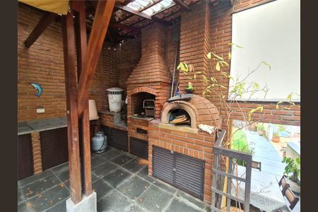 Casa à venda com 3 quartos, 236m² em Jaraguá, São Paulo