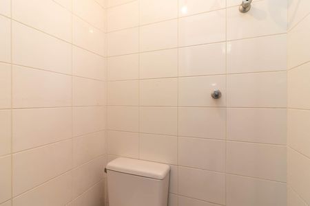 Apartamento à venda com 90m², 3 quartos e 2 vagas Apartamento à venda com 90m², 3 quartos e 2 vagasBanheiro de Serviço