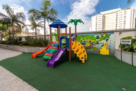 Apartamento à venda com 90m², 3 quartos e 2 vagas Apartamento à venda com 90m², 3 quartos e 2 vagasÁrea comum - Playground