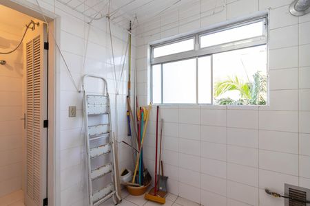 Apartamento à venda com 90m², 3 quartos e 2 vagas Apartamento à venda com 90m², 3 quartos e 2 vagasÁrea de Serviço