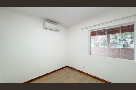 Casa para alugar com 230m², 3 quartos e 3 vagas Casa para alugar com 230m², 3 quartos e 3 vagasQuarto 2