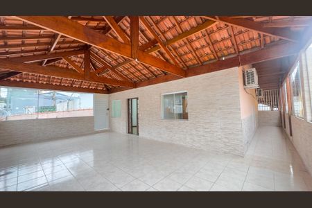 Casa para alugar com 230m², 3 quartos e 3 vagas Casa para alugar com 230m², 3 quartos e 3 vagasSacada