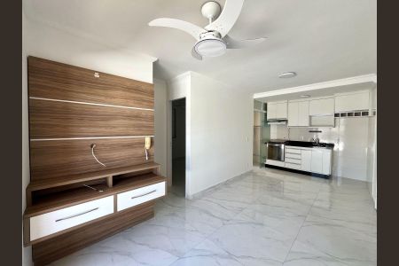 Sala de apartamento para alugar com 3 quartos, 54m² em Vila Marieta, Campinas