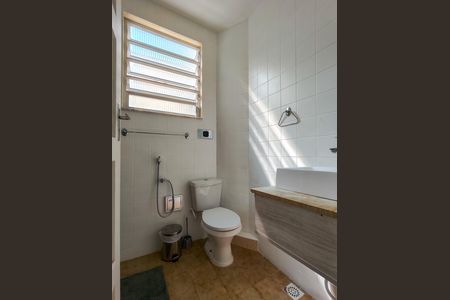 Apartamento para alugar com 47m², 2 quartos e sem vaga Apartamento para alugar com 47m², 2 quartos e sem vagaBanheiro Corredor