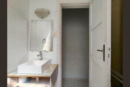 Apartamento para alugar com 47m², 2 quartos e sem vaga Apartamento para alugar com 47m², 2 quartos e sem vagaBanheiro Corredor